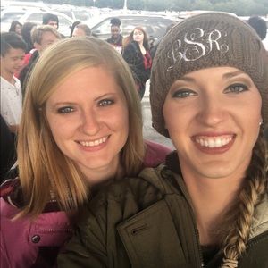 Meet your Posher, Lauren